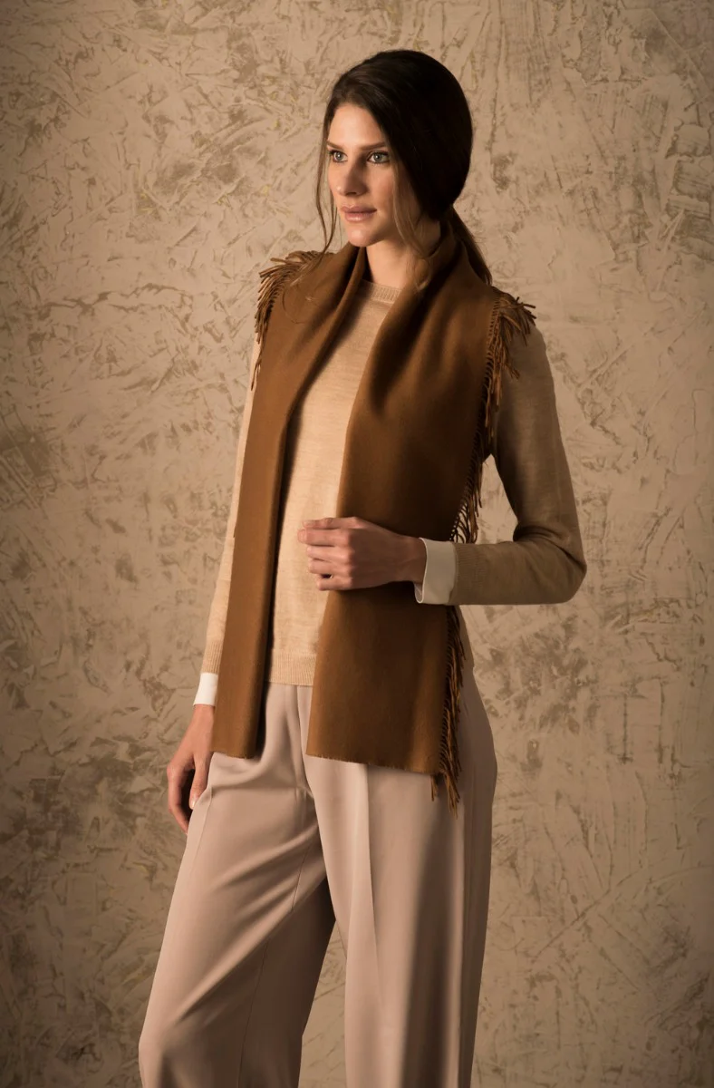 100% Vicuña Scarf - Horizontal Fringes - Image 13