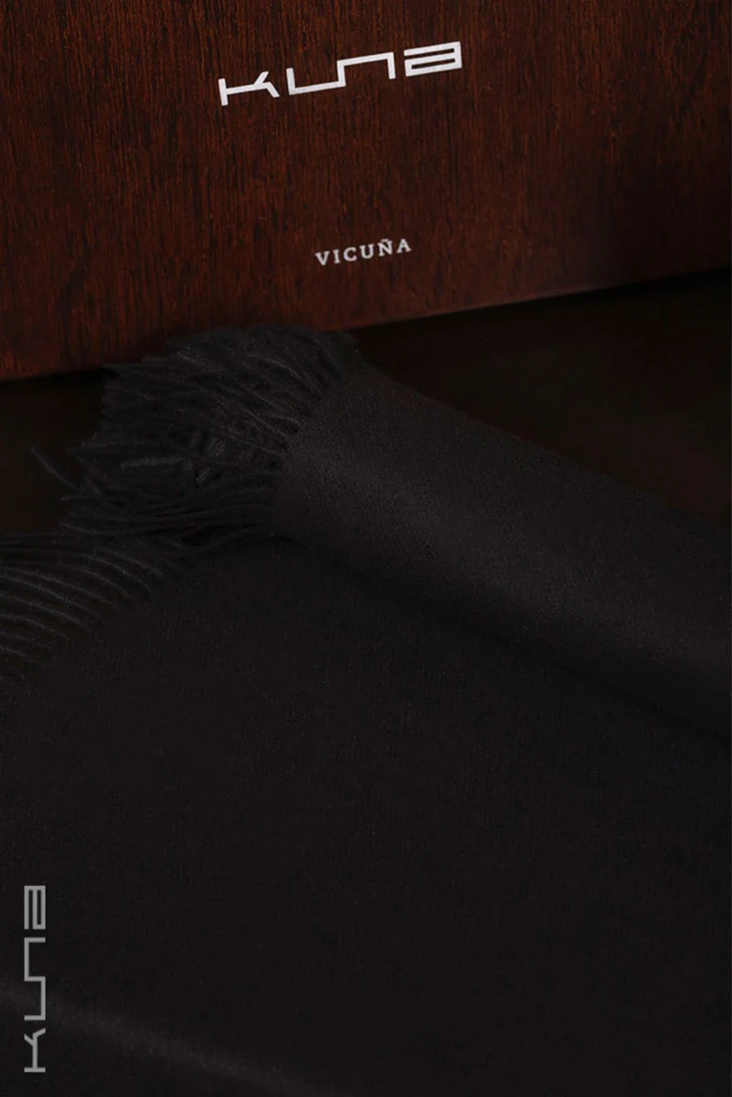 100% Vicuña Scarf - Horizontal Fringes - Image 6