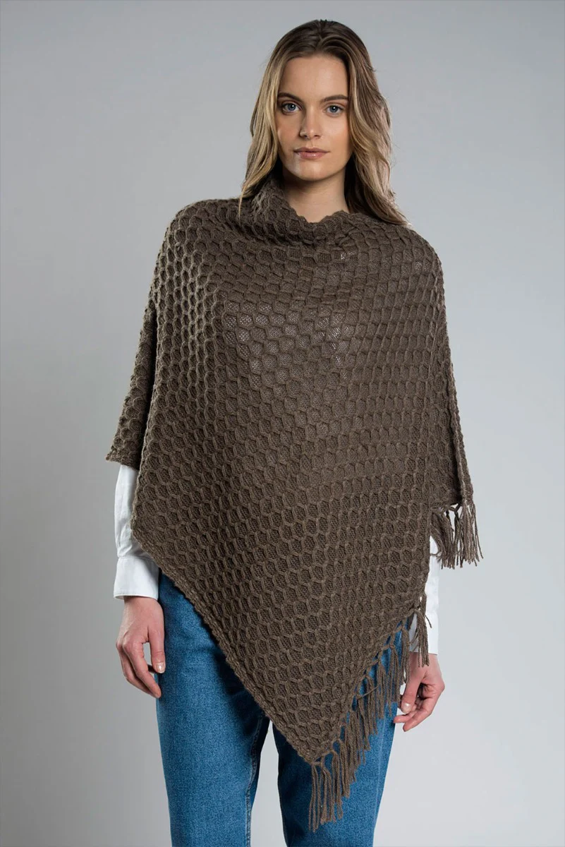 Ananda 100% Baby Llama Poncho - Image 18