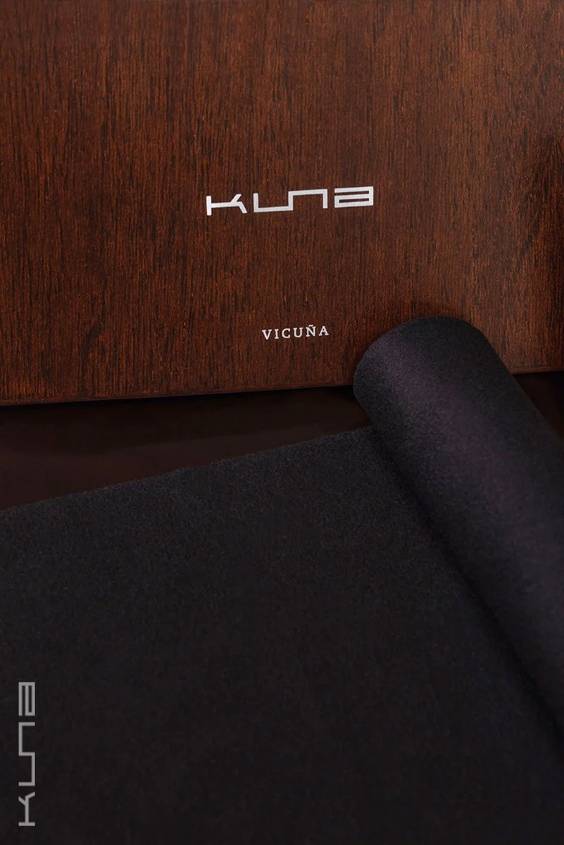Basel 100% Vicuña Scarf - Image 11