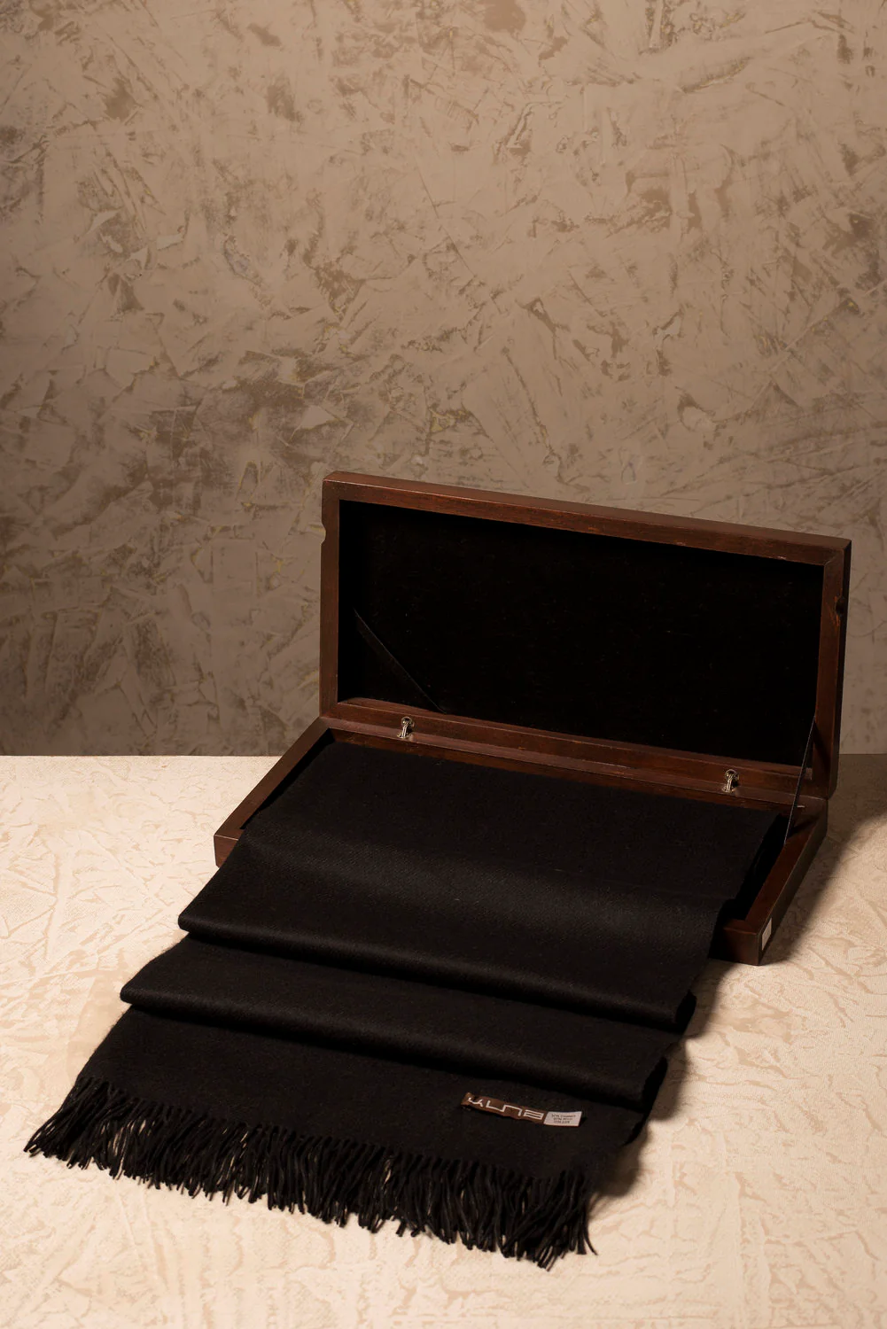 Basel 100% Vicuña Scarf - Image 13