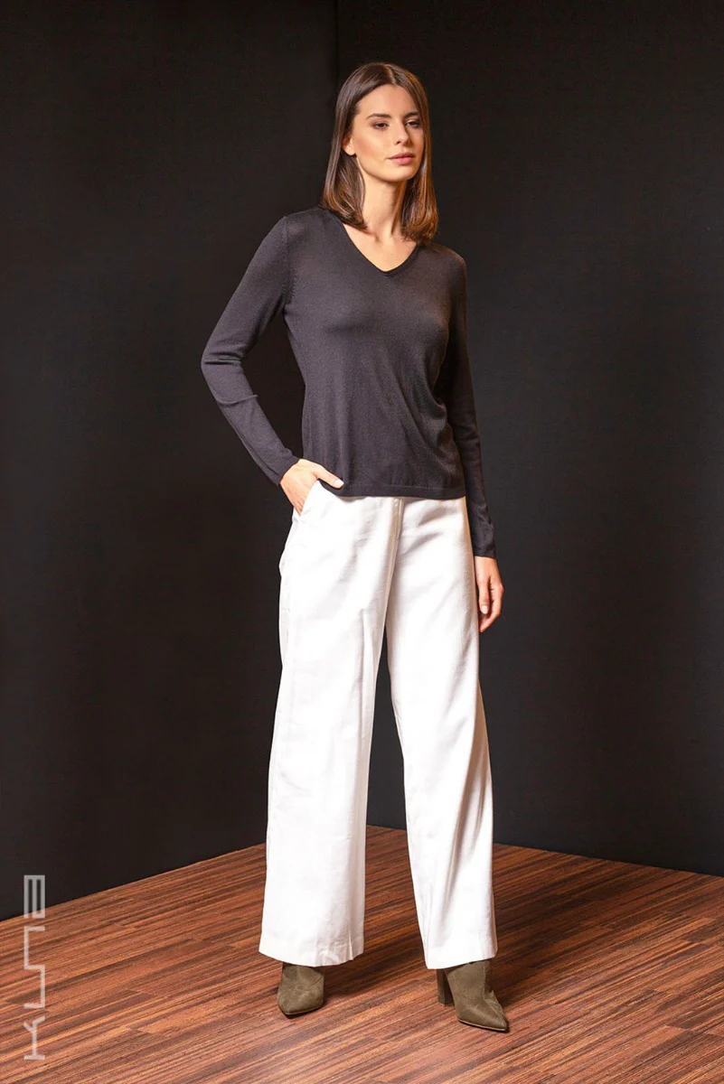 Belen 100% Vicuña Sweater - Image 8