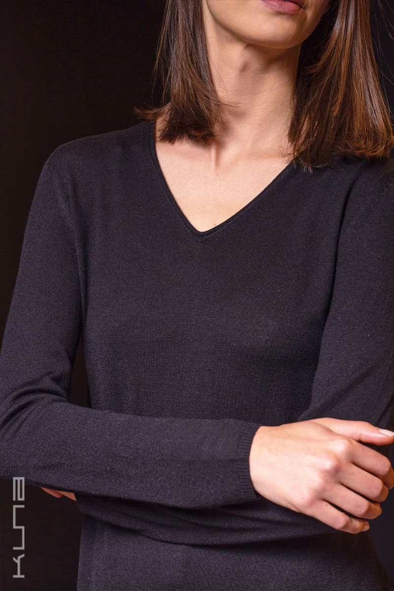 Belen 100% Vicuña Sweater - Image 9