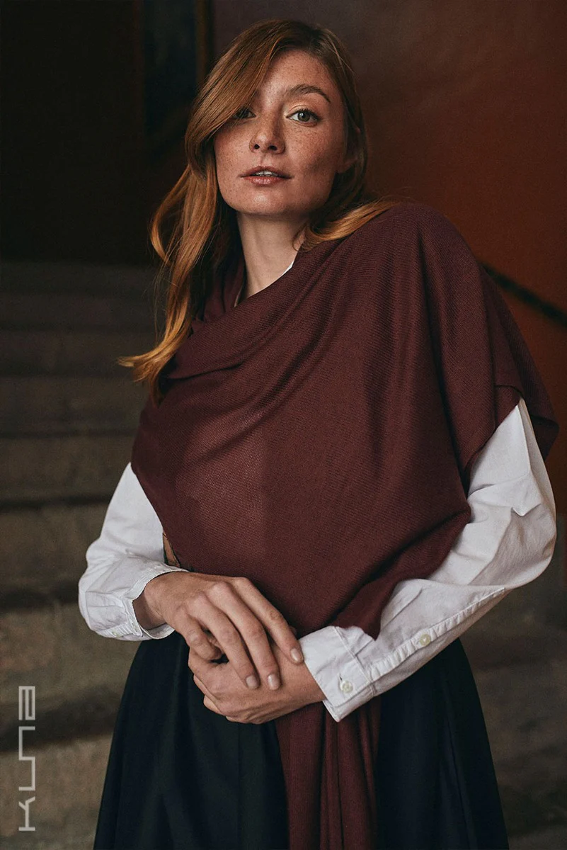 Bouveret 100% Vicuña Knit Shawl - Image 6