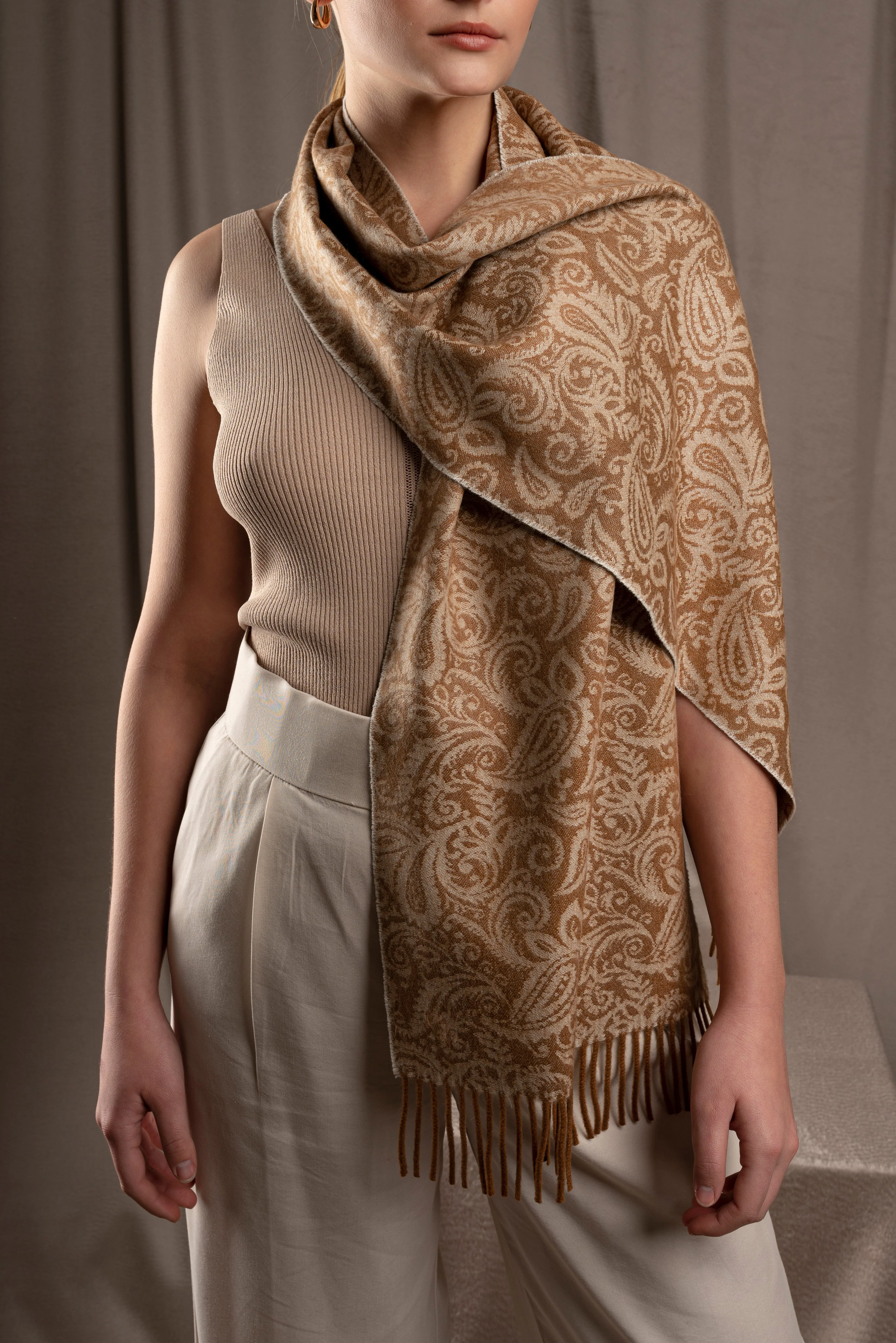 Coppet Jacquard Vicuña & Cashmere Scarf - Image 4